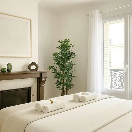 Apartment Arc De Triomphe - Premium With Lift For 6