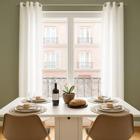 Apartment Arc De Triomphe - Premium With Lift For 6